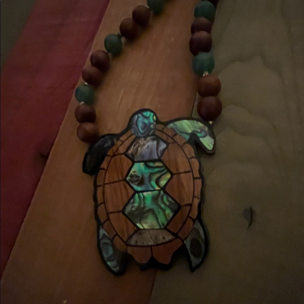 Lee Sands Mop Turtle Pendant Necklace - Picture 5 of 10